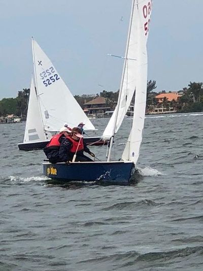 Sponars leading to windward!